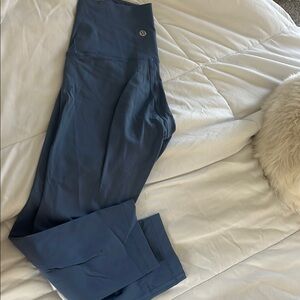 Lululemon Athletica Blue Leggings Wunder Under Size 4 leggings